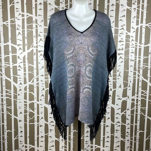 Boho Fringe Trim Poncho - Picture 9 of 10